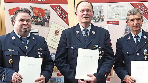 Die ausgezeichneten Feuerwehrler Stullendorfs (v. li.) Christian Engert, Thomas Nüßlein und Werner Neundörfer