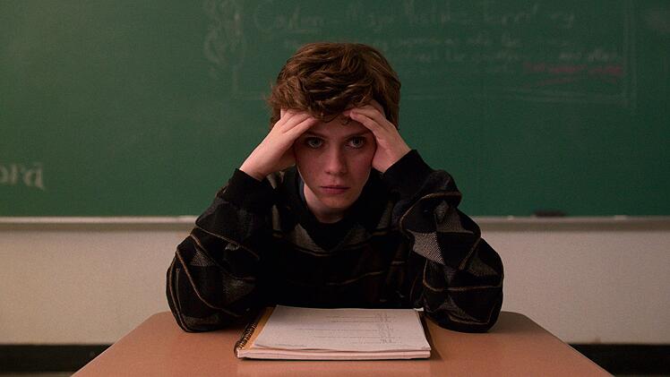 Die 17-j&auml;hrige Sydney (Sophia Lillis) bek&auml;mpft in der Netflix-Serie "I Am Not Okay With This" mit Superkr&auml;ften ihre Teenager-&Auml;ngste.