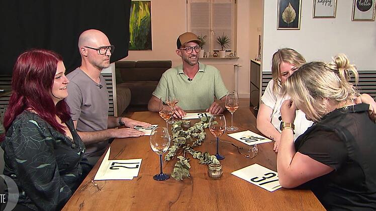 Sie kann es nicht fassen: Mit 37 Punkten gewinnt Lorene "Das perfekte Dinner" in der Pfalz.