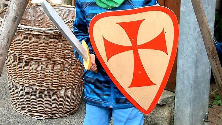 Kleiner Mann ganz groß als Ritter