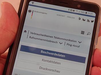 Die Bundesnetzagentur nimmt auf ihrer Internet-Seite Hinweise auf Ping-Anrufe entgegen. Foto: Marco Meißner