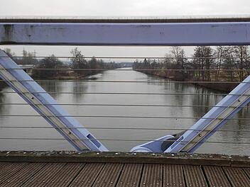 Blick von der "Milka"-Brücke in Forchheim auf den Kanal Foto: rm