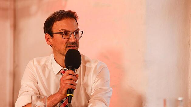 SPD-Mann Simon Moritz arbeitet k&uuml;nftig f&uuml;r Bezirkstagspr&auml;sident Henry Schramm (CSU). Foto: Archiv/Matthias Hoch