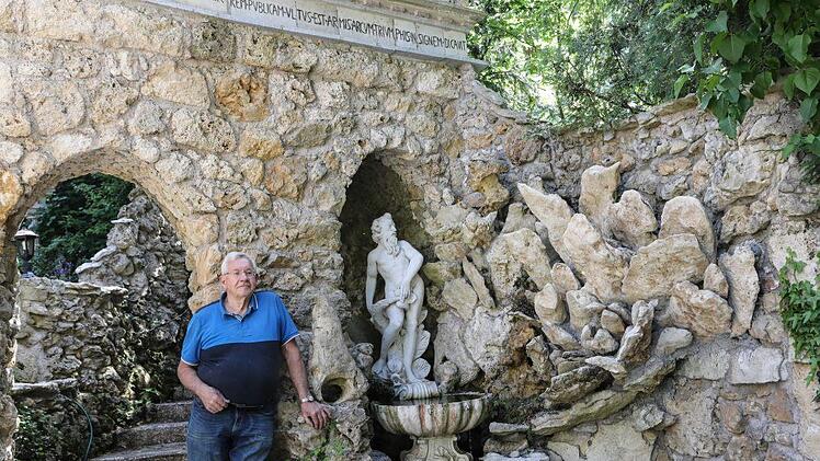 Als Vorbild für diesen "Neptun-Brunnen" diente Manfred Ritter der berühmte Trevi-Brunnen in Rom. Foto: Barbara Herbst
