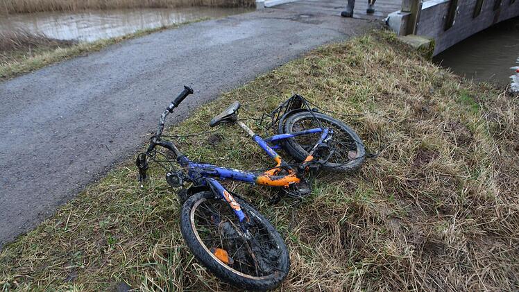 Am Donnerstag, 1.2.2018, wurde das Fahrrad des Vermissten in der Altmühl gefunden. Foto: NEWS5 / Haag