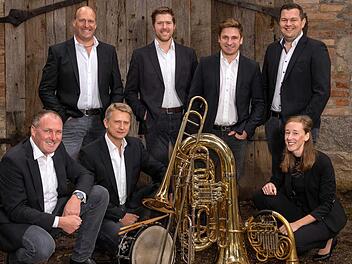 „Kurbi & Friends“ gestalten das Trebgaster Kirchweihkonzert.