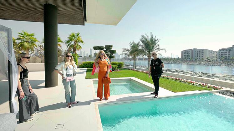 Auch in den neuen Episoden von "Geissens' Mega Mansions" gewährt die bekannte Millionärsfamilie wieder spannende Einblicke in ihre glamouröse Luxuswelt.