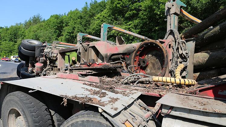 Der umgekippte Anhänger. Thomas Malz
