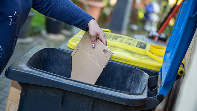 Papier in Altpapiertonne - m&uuml;ssen Kartons zerkleinert werden?