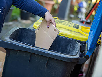 Papier in Altpapiertonne - müssen Kartons zerkleinert werden?