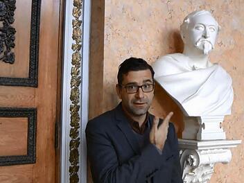 Bodo Busse in seiner Videobotschaft Foto: Landestheater