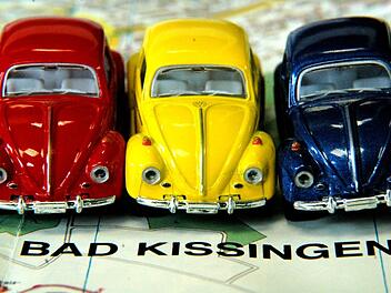 Autos werden auch im Stadtverkehr von Bad Kissingen weiterhin das Bild pr&auml;gen. Alleine im Vordergrund stehen sie aber in einem Gesundheits- und Kulturstandort aber nicht.  Foto: Siegfried Farkas