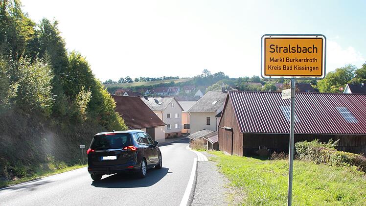 Der Ortseingang von Stralsbach. Hier werde oft zu schnell gefahren, monieren die Anwohner und wünschen sich eine Reduzierung der Geschwindigkeit. Foto: Marion Eckert