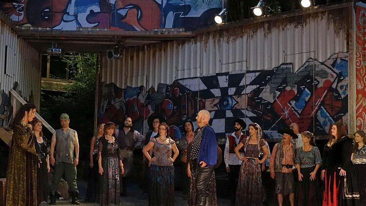 "Der Zigeunerbaron": Impressionen von der Neuinszenierung auf der Waldbühne Heldritt.Foto: Jochen Berger