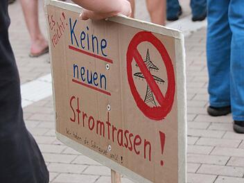 Eindeutige Haltung - gesehen bei der Demonstration gegen neue Stromtrassen Anfang August in Coburg  Foto: Jochen Berger