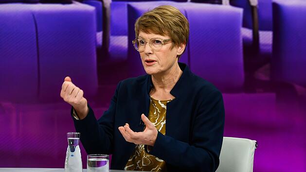 Die Wirtschaftsweise Veronika Grimm mahnt zur Dringlichkeit von tiefgreifenden Reformen. Andernfalls würden im Jahr 2029 die Sozial-, Verteidigungsausgaben und Zinskosten bereits sämtliche Einnahmen des Bundes aufzehren.