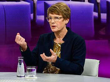 Die Wirtschaftsweise Veronika Grimm mahnt zur Dringlichkeit von tiefgreifenden Reformen. Andernfalls w&uuml;rden im Jahr 2029 die Sozial-, Verteidigungsausgaben und Zinskosten bereits s&auml;mtliche Einnahmen des Bundes aufzehren.