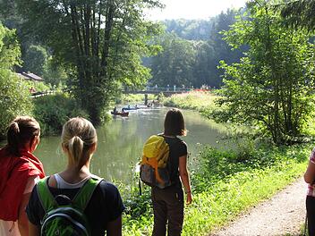 Wanderer an der Pegnitz Foto: Udo Schuster