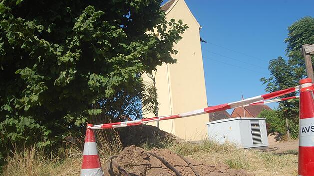 Das Transformatorenh&auml;uschen in Diebach sorgt weiter f&uuml;r Diskussionen. Der Anschluss lag schon, obwohl eine finale Entscheidung &uuml;ber die Platzierung noch ausstand.
