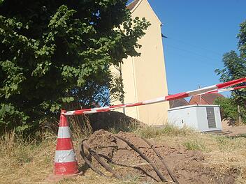 Das Transformatorenhäuschen in Diebach sorgt weiter für Diskussionen. Der Anschluss lag schon, obwohl eine finale Entscheidung über die Platzierung noch ausstand.