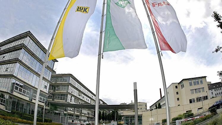 Blick auf den Eingang des Hauptsitzes der Schaeffler KG Foto: dpa