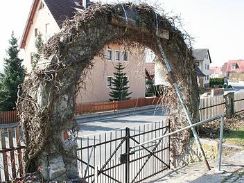 Der Bogen muss schon gestützt werden. Foto: Evi Seeger