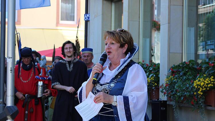 Eröffnung des Bad Brückenauer Stadtfestes mit historischem Umzug Foto: Julia Raab