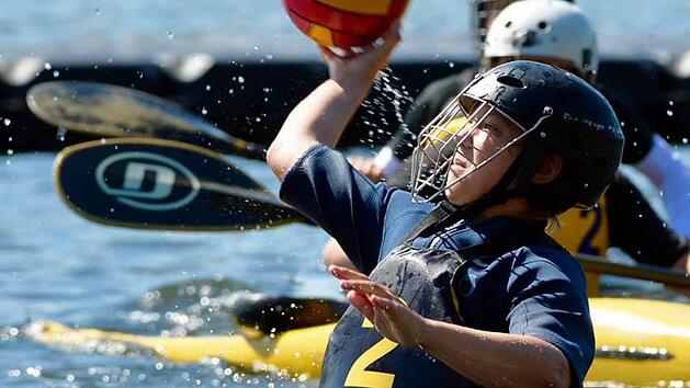 Der Coburger Finn Menger bei einem Torwurf. Die PSC-Schülermannschaft landete beim Deutschland-Cup in Essen auf dem neunten Platz.  Foto: Hans Janssen