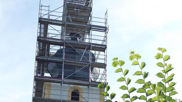 Der Turm der Vexierkapelle in Reifenberg ist eingerüstet. Foto: Heidi Amon