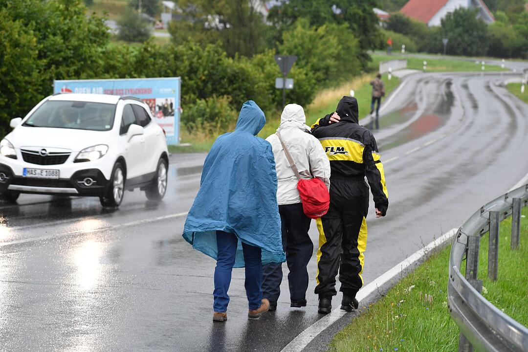 Schloss Eyrichshof: Anastacia trotzt dem fränkischen Dauerregen