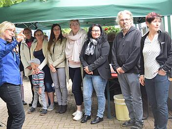IPads für die Konfirmanden oder eine Bobbycar-Rennstrecke in der Kirche? Die angehenden Mitglieder des Kirchenvorstands diskutierten auf dem Gemeindefest in Wildenheid in einer gespielten Sitzung die kuriosesten Fragen. Foto: Daniela Pondelicek
