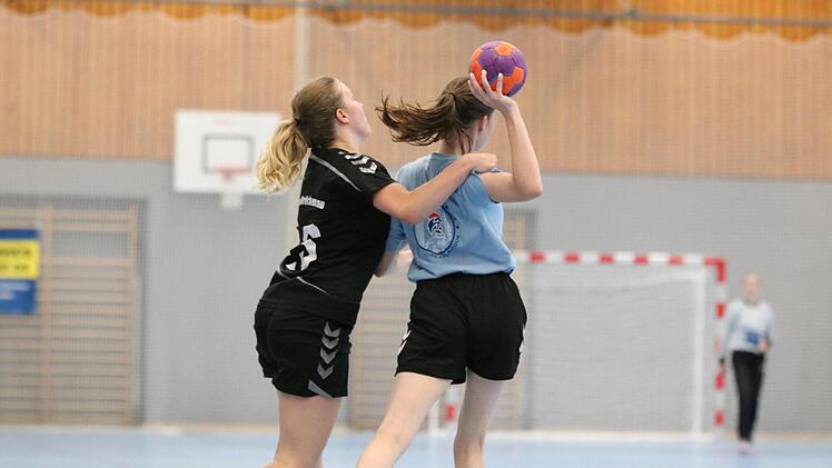 Lieferten sich einen packenden Pokalfight mit Unterstützung von rund 150 Handballern aus Ancenis auf der Tribüne: Die Handballerinnen des 1. FC Bad Brückenau.Sebastian Schmitt
