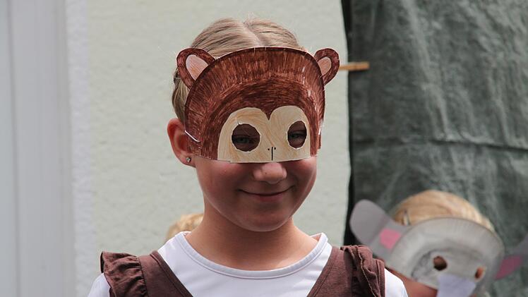 Eine Affendame aus der dritten Klasse der Theodor-Heublein-Schule ging in einem Singspiel in die Disco.