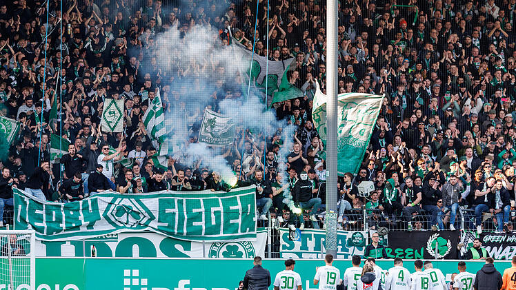 272. Frankenderby: SpVgg Greuther Fürth besiegt 1. FC Nürnberg mit 2:1