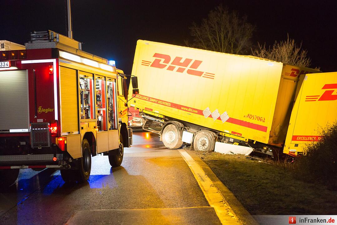 Südwesttangente Fürth: Lkw durchbricht Leitplanke