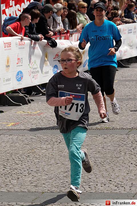 Weltkulturerbelauf 2017 in Bamberg: Der Zieleinlauf am Maxplatz