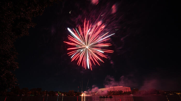 Fulminate Feuerwerk-Show beim 200. N&uuml;rnberger Volksfest