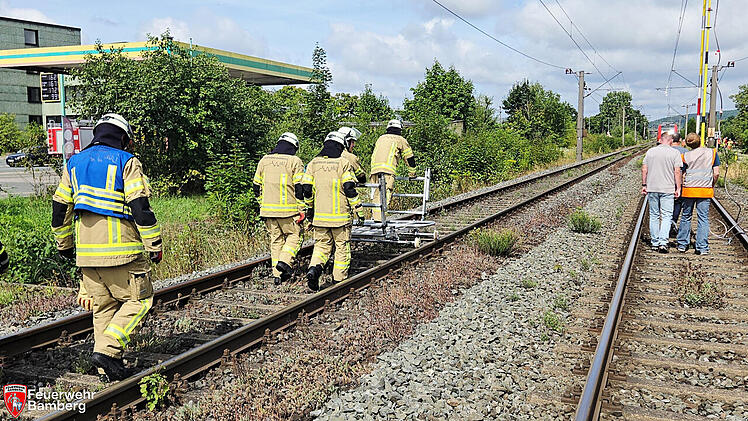 Unfall an Bamberger Bahnübergang simuliert - Feuerwehr probt Ernstfall