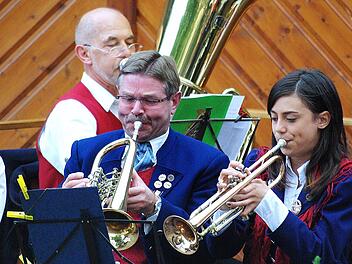 Nur noch Erinnerungen sind die Auftritte der Elfershausener Schlossmusikanten wie beim Saale-Musicum (Foto), bei dem sie gemeinsam mit den Bachgrund-Musikern spielten.  Fotos: Winfried Ehling