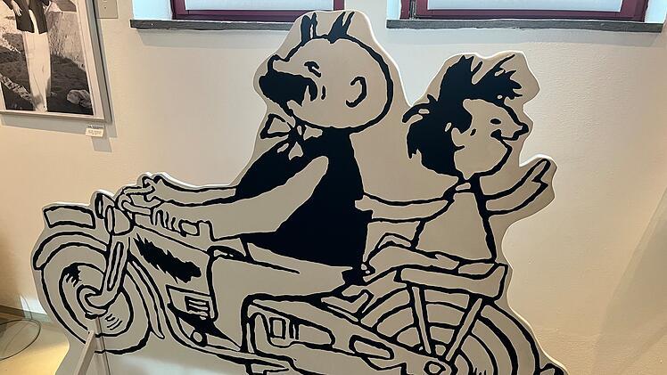 Vater und Sohn in der Galerie