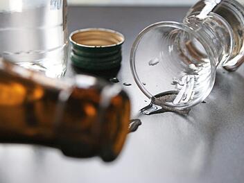 Bier, Schnaps, Wein - Alkohol fordert jährlich 20 000 Todesfälle.  Foto: Arkadius Guzy