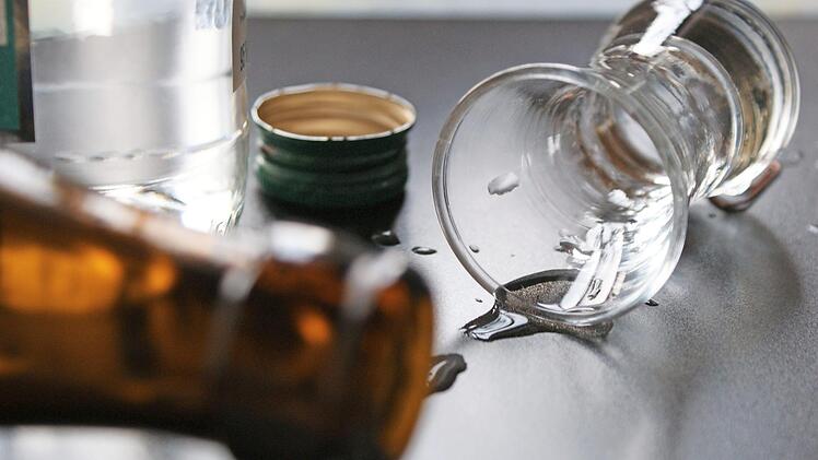 Bier, Schnaps, Wein - Alkohol fordert jährlich 20 000 Todesfälle.  Foto: Arkadius Guzy