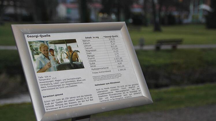 Wertvolle Mineralien zeichnen das Heilwasser aus dem Georgi-Sprudel aus - wenn auch der Geschmack gewöhnungsbedürftig ist. Foto: Ulrike Müller