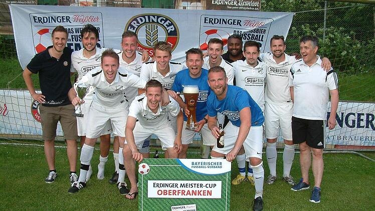 SpVgg Lettenreuth (-14): Das k&ouml;nnte ein Durchmarsch werden f&uuml;r die SpVgg Lettenreuth. Mit gro&szlig;em Vorsprung Meister in der Kreisklasse Lichtenfels und nun Tabellenf&uuml;hrer in der Kreisliga Kronach mit zehn Punkten vor dem Zweiten. Der kleine Michelauer Ortsteil macht sich auf, wieder auf der oberfr&auml;nkischen Fu&szlig;ball-Landkarte aufzutauchen. Die Truppe von Trainer Daniel Ritzel musste sich im Kalenderjahr nur einmal geschlagen geben.