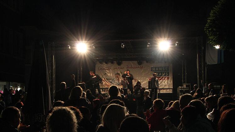 Auch auf der Marktplatzbühne war einiges geboten. Foto: Ulrike Müller