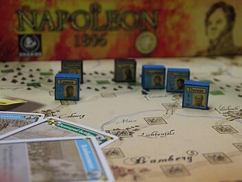 Ein Brettspiel befasst sich mit Napoleons Marsch durch Franken und Thüringen gegen die Preußen. Foto: Marco Meißner