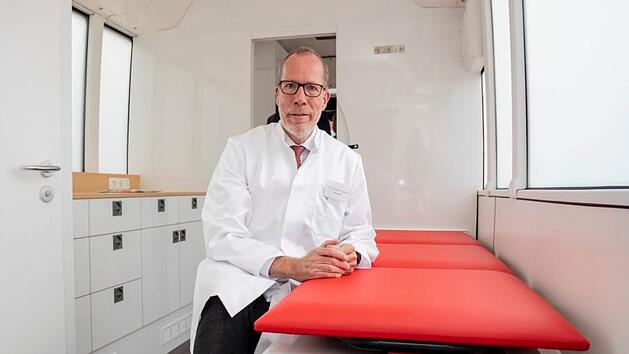 Die Deutsche Bahn will verstärkt in die medizinische Nahversorgung investieren. Foto: Christoph Soeder/dpa