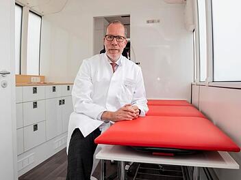 Die Deutsche Bahn will verstärkt in die medizinische Nahversorgung investieren. Foto: Christoph Soeder/dpa