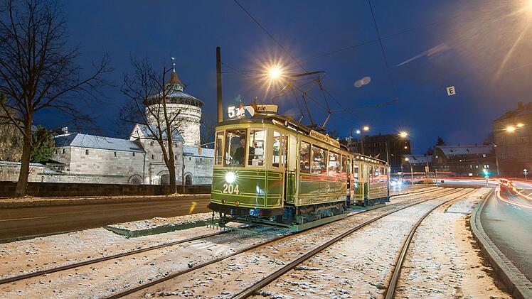 Nürnberg: "Bei Glühwein und Elisen-Lebkuchen": VAG startet beliebte Rundfahrten mit "viel Nürnberger Weihnachtsnostalgie"