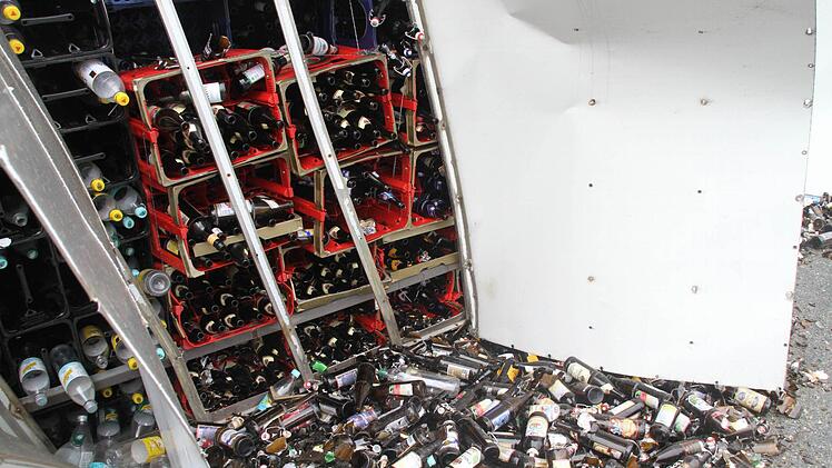 ...aber alles leere Flaschen.